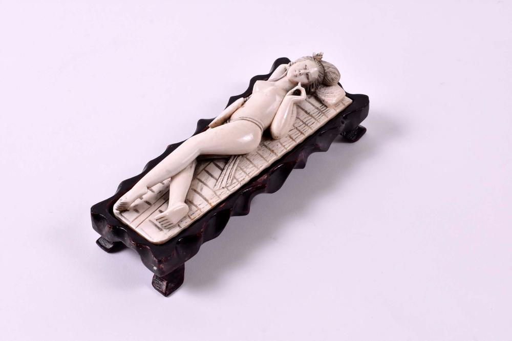 CHINESE CARVED RECUMBENT NUDE COURTESANCirca 3543c6