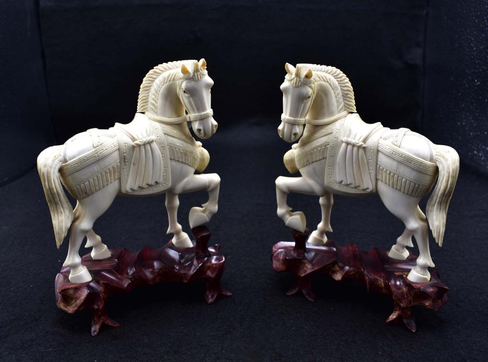 PAIR OF CHINESE CARVED PRANCING 3544c6