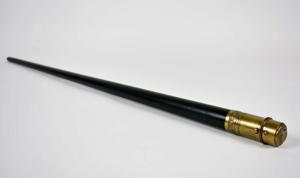 ANTIQUE GADGET CANE WITH LIGHTERLate 3545aa