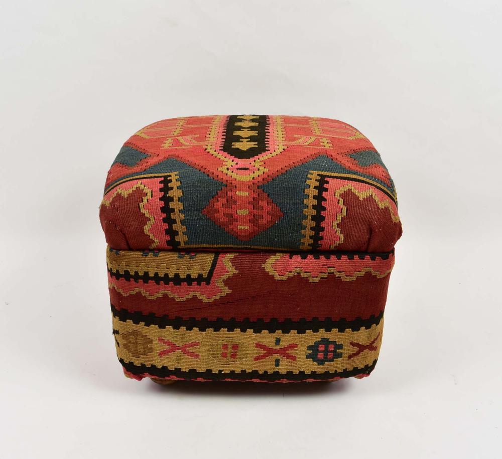 KILIM UPHOLSTERED OTTOMANSquare 3546a9