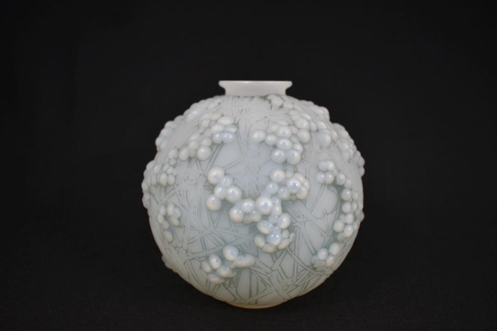 R LALIQUE OPALESCENT DRUIDE VASECirca 3548ed