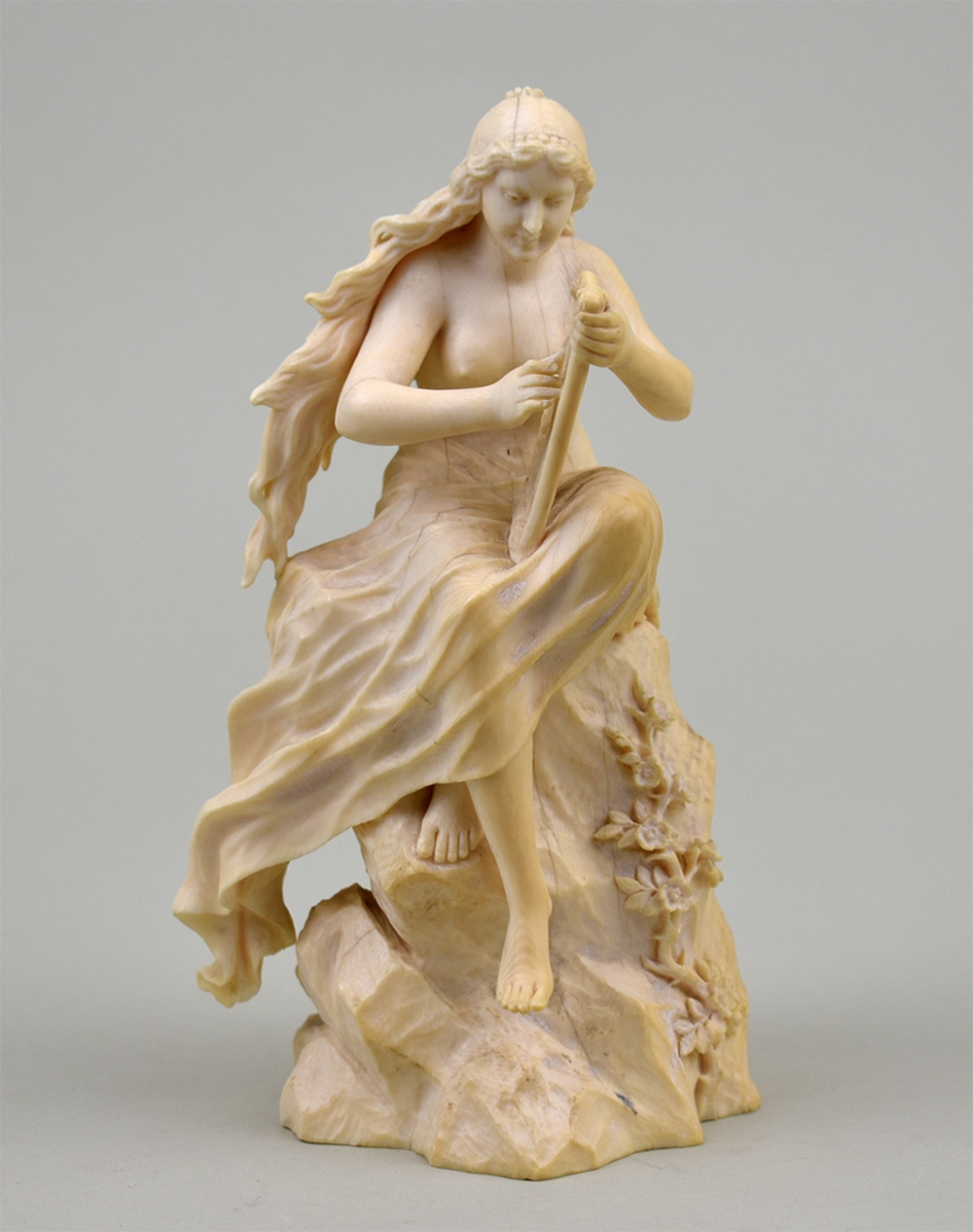 CONTENTIAL IVORY FIGURE OF A CLASSICAL