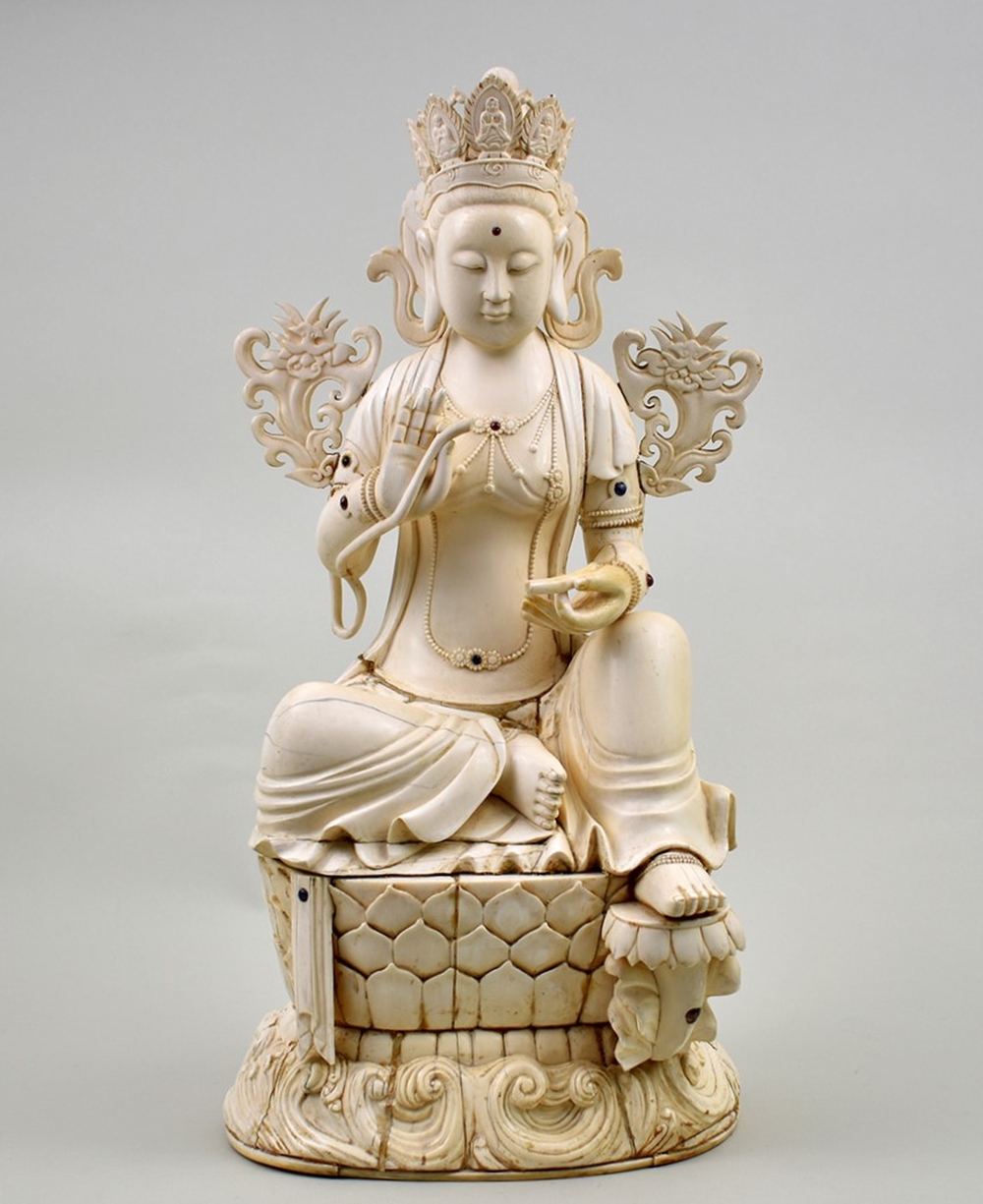 FINE CHINESE JEWEL MOUNTED IVORY