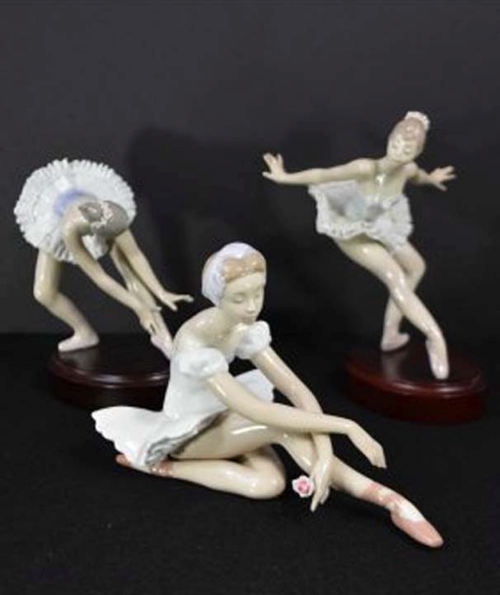 FIVE LLADRO PORCELAIN BALLERINASMarked,