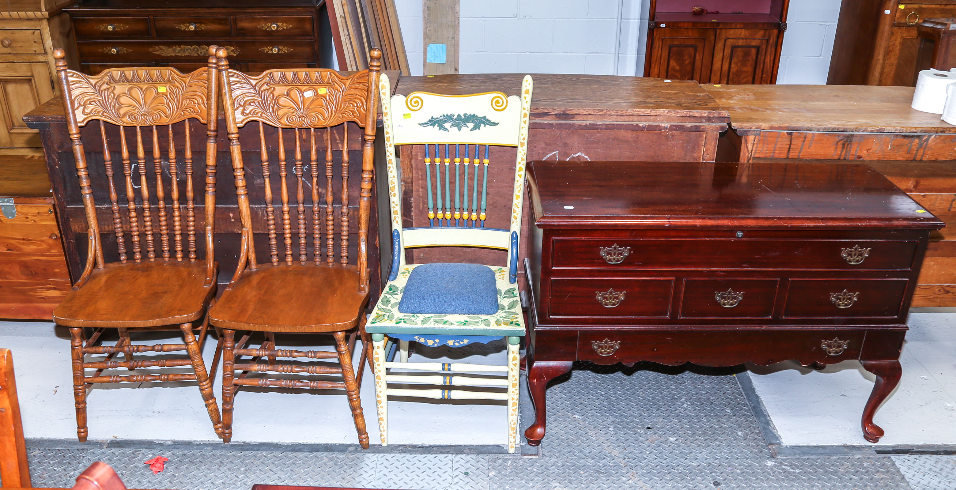 QUEEN ANNE STYLE CEDAR BLANKET CHEST