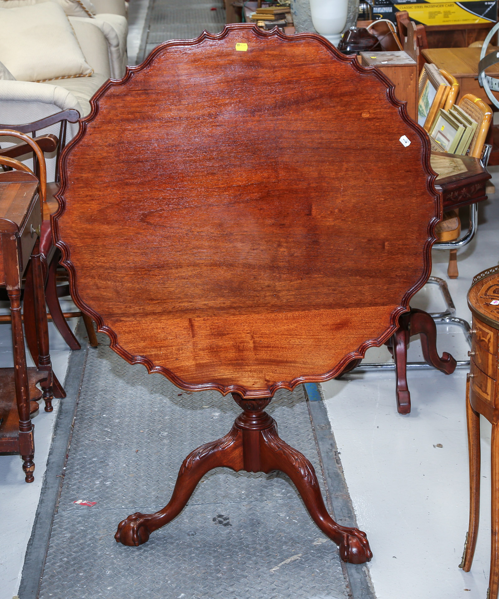 CHIPPENDALE STYLE MAHOGANY TILT TOP 354a3a