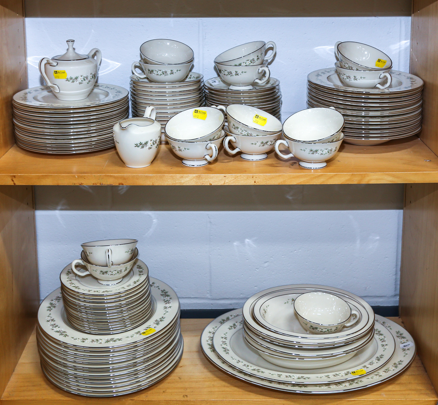 PARTIAL SET OF LENOX "BROOKDALE"