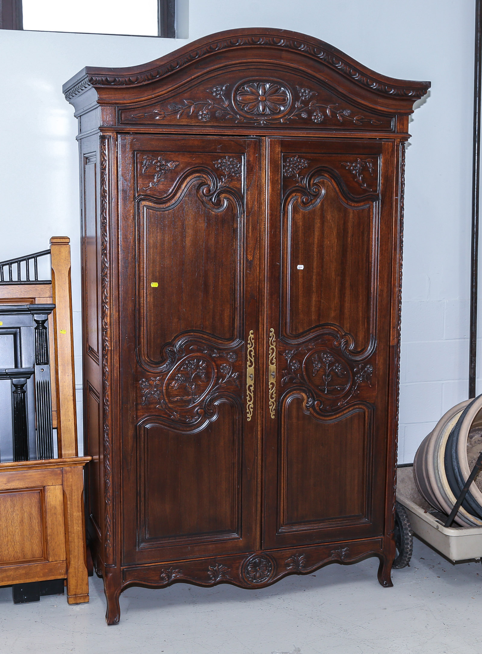 FRENCH PROVINCIAL STYLE CARVED