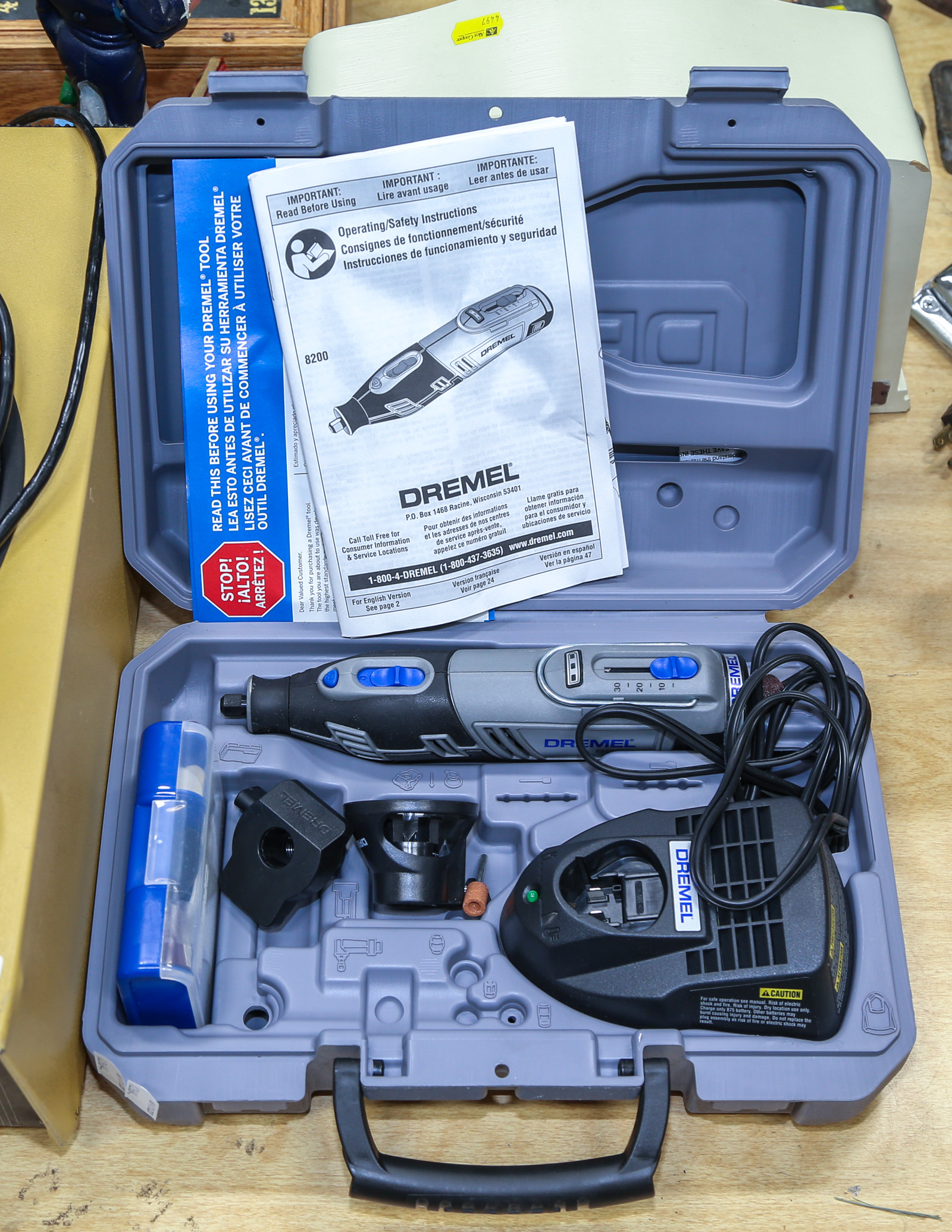 DREMEL TOOL KIT WITH CASE Battery 354bc9