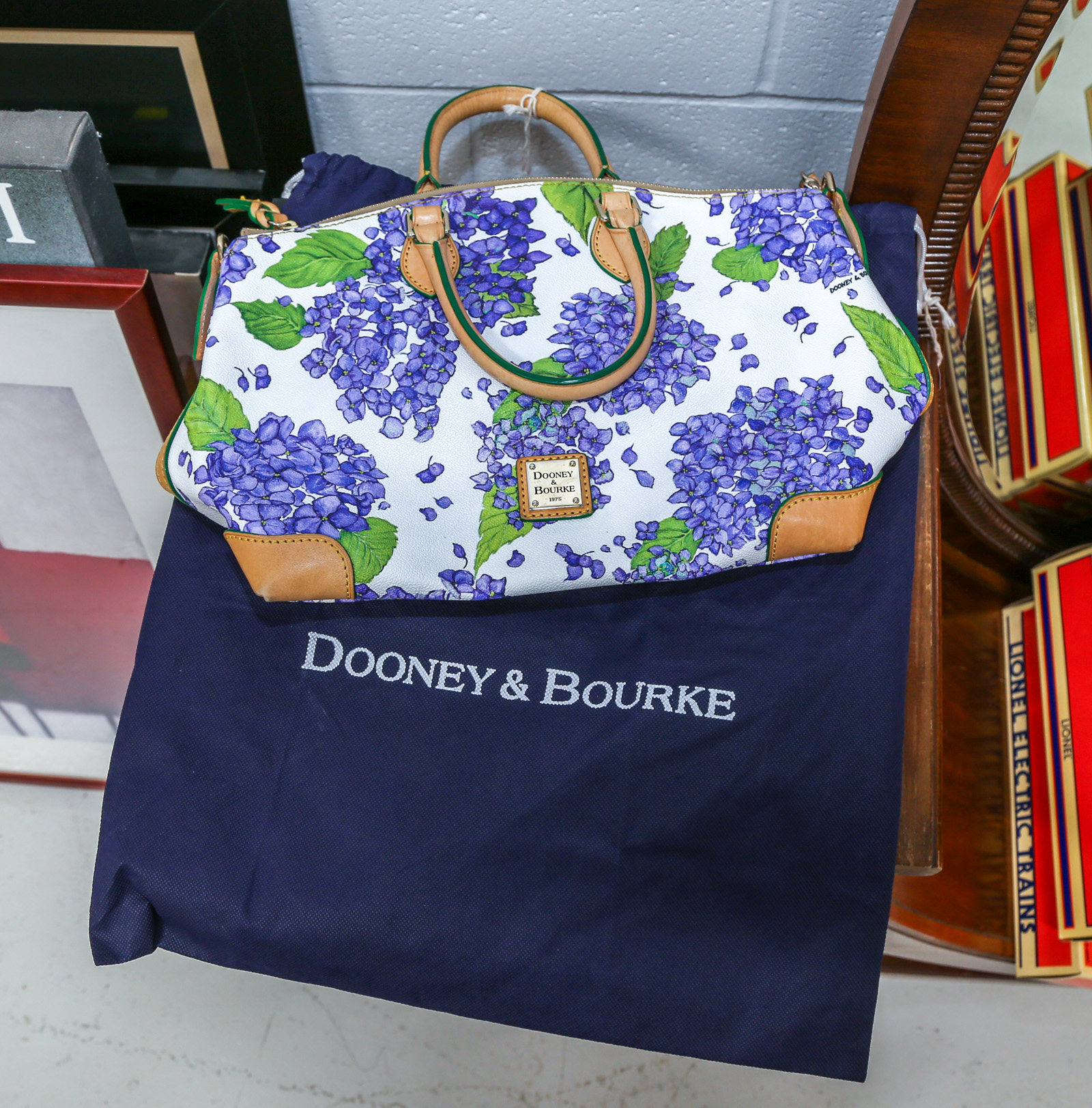 A DOONEY BOURKE HANDBAG A floral 354be7