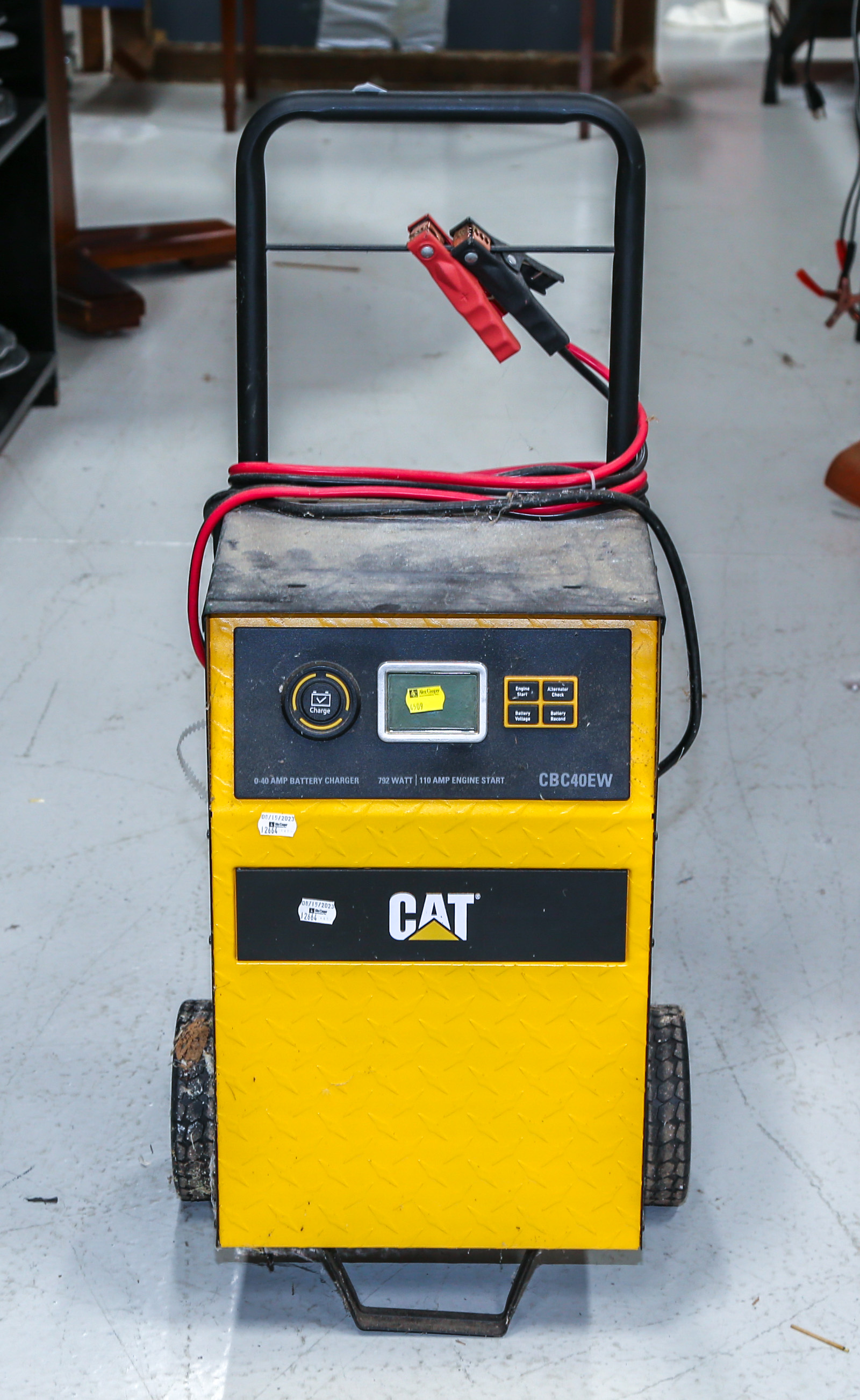 A CAT CBC40EW BATTERY CHARGER With 354be0