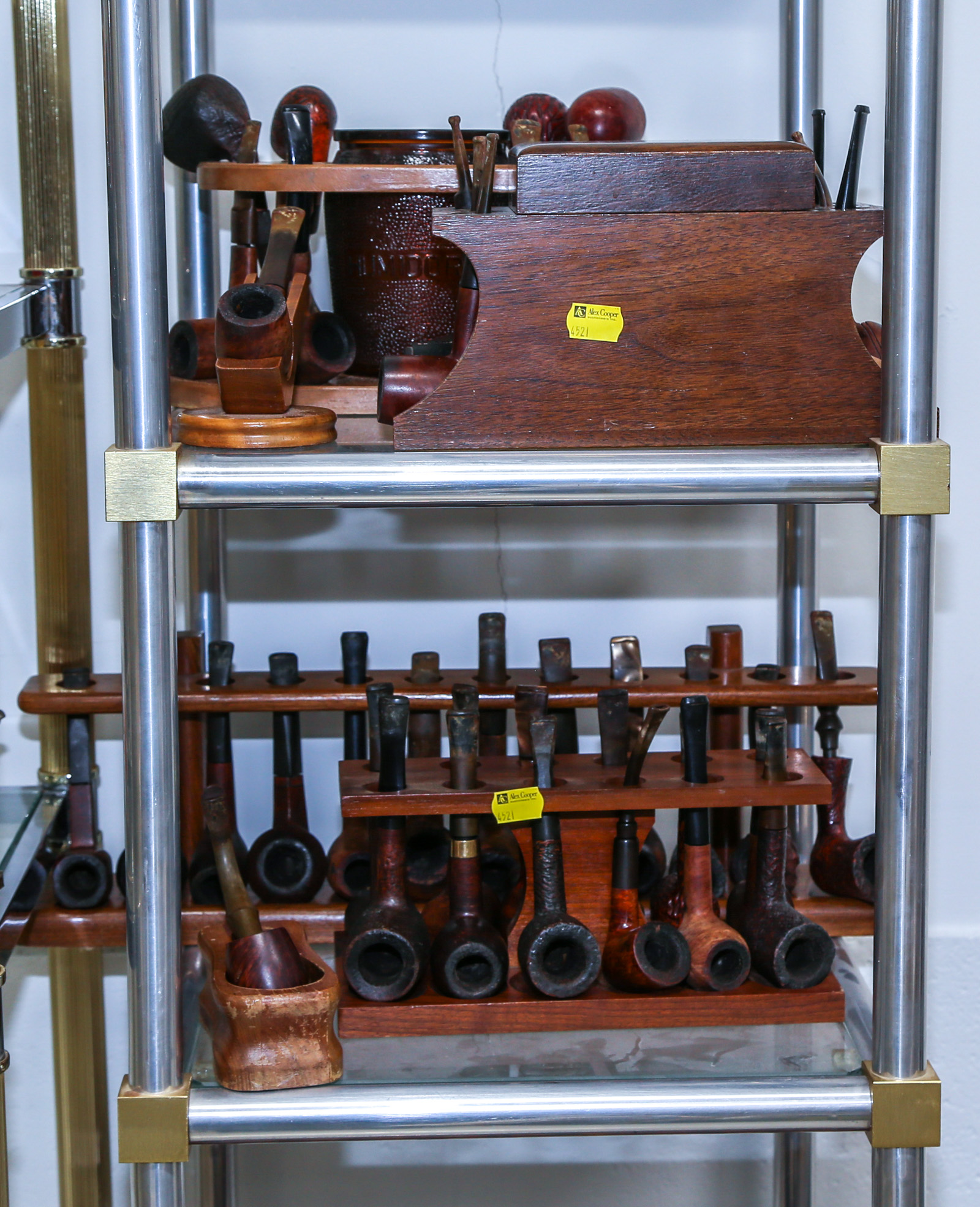 LARGE COLLECTION OF WOODEN PIPES