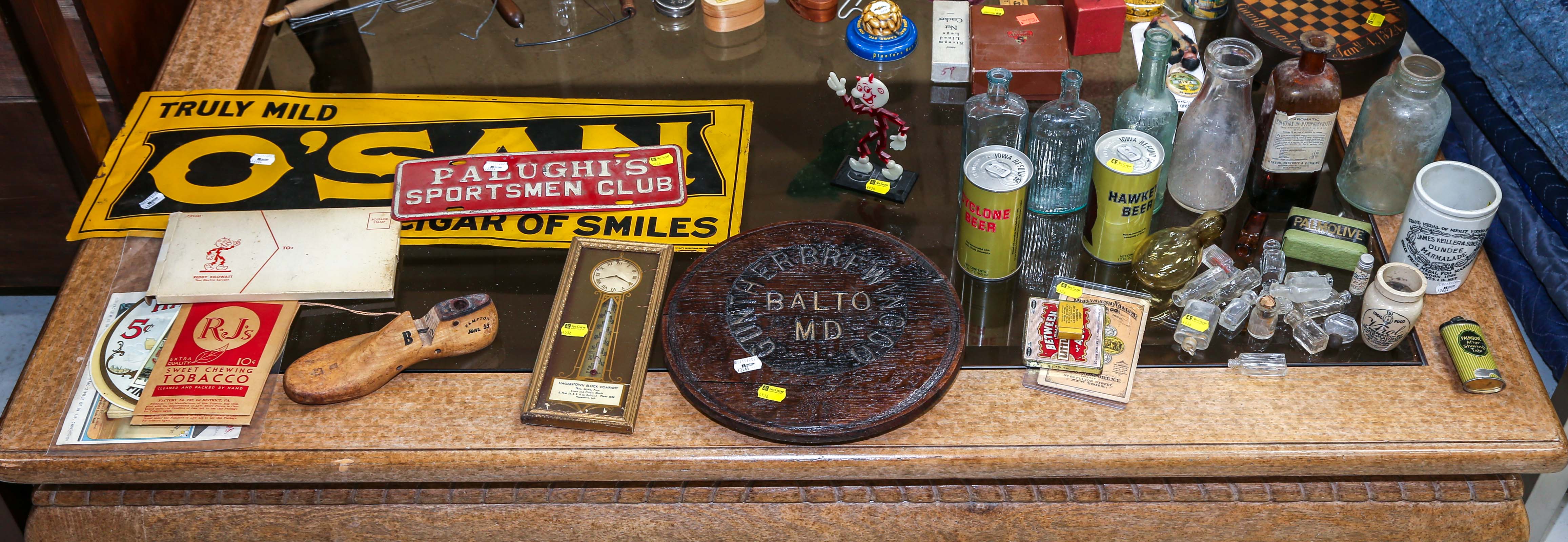 ASSORTED ADVERTISING ITEMS Including 354bf9