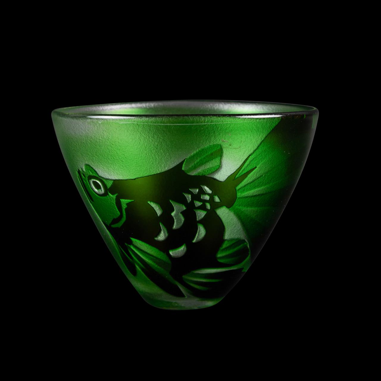 PAUL HOFF GREEN CAMEO GLASS FISH 354e77