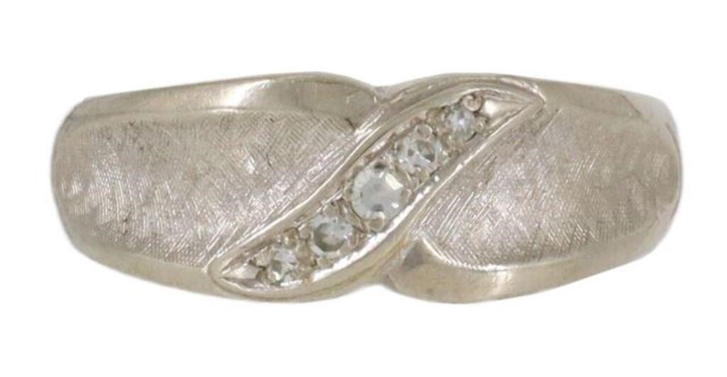 GENT'S 14KT WHITE GOLD & DIAMOND