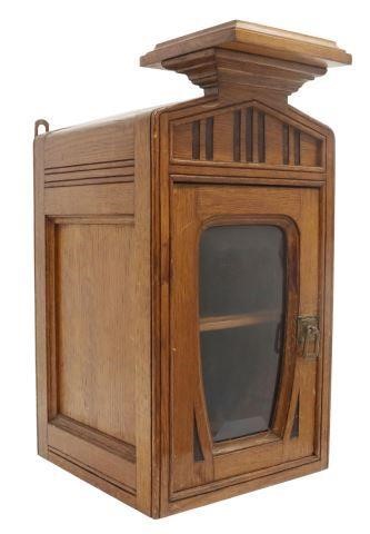 ITALIAN SHELVED OAK HANGING CABINETItalian 357a46