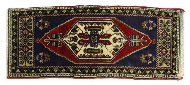 SMALL HAND-TIED RUG, 3'9.75" X