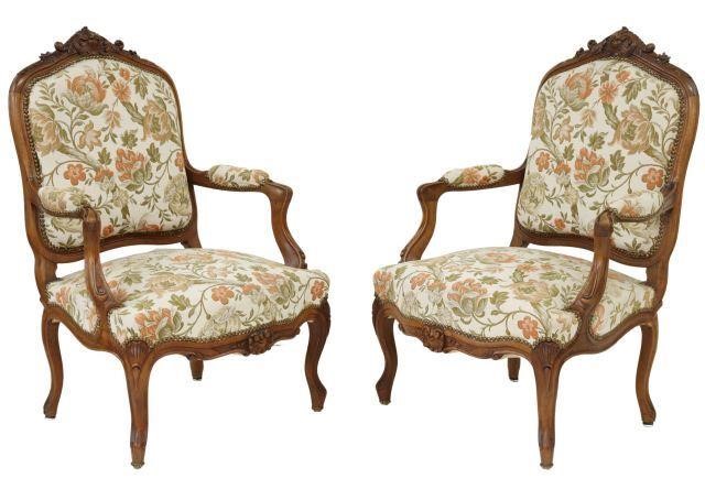  2 FRENCH LOUIS XV STYLE UPHOLSTERED 357d83