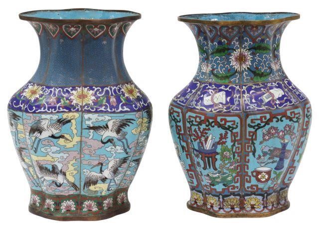  2 CHINESE CLOISONNE ENAMEL MANTEL 357f07