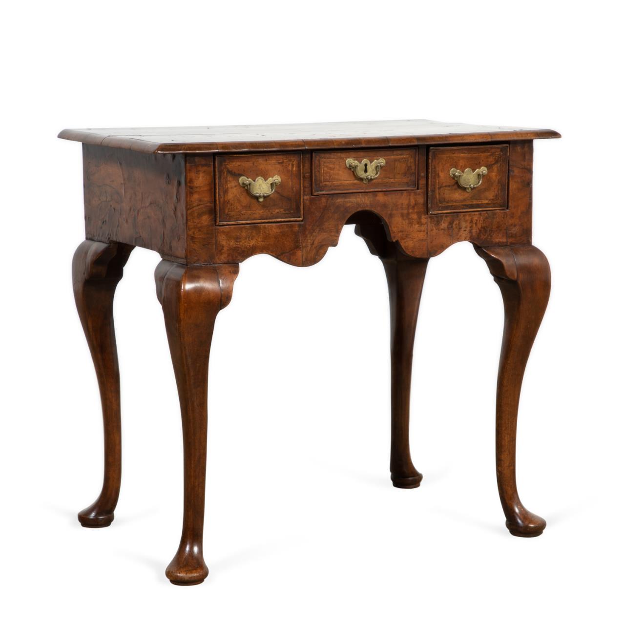 OYSTER VENEERED QUEEN ANNE LOWBOY  35806b