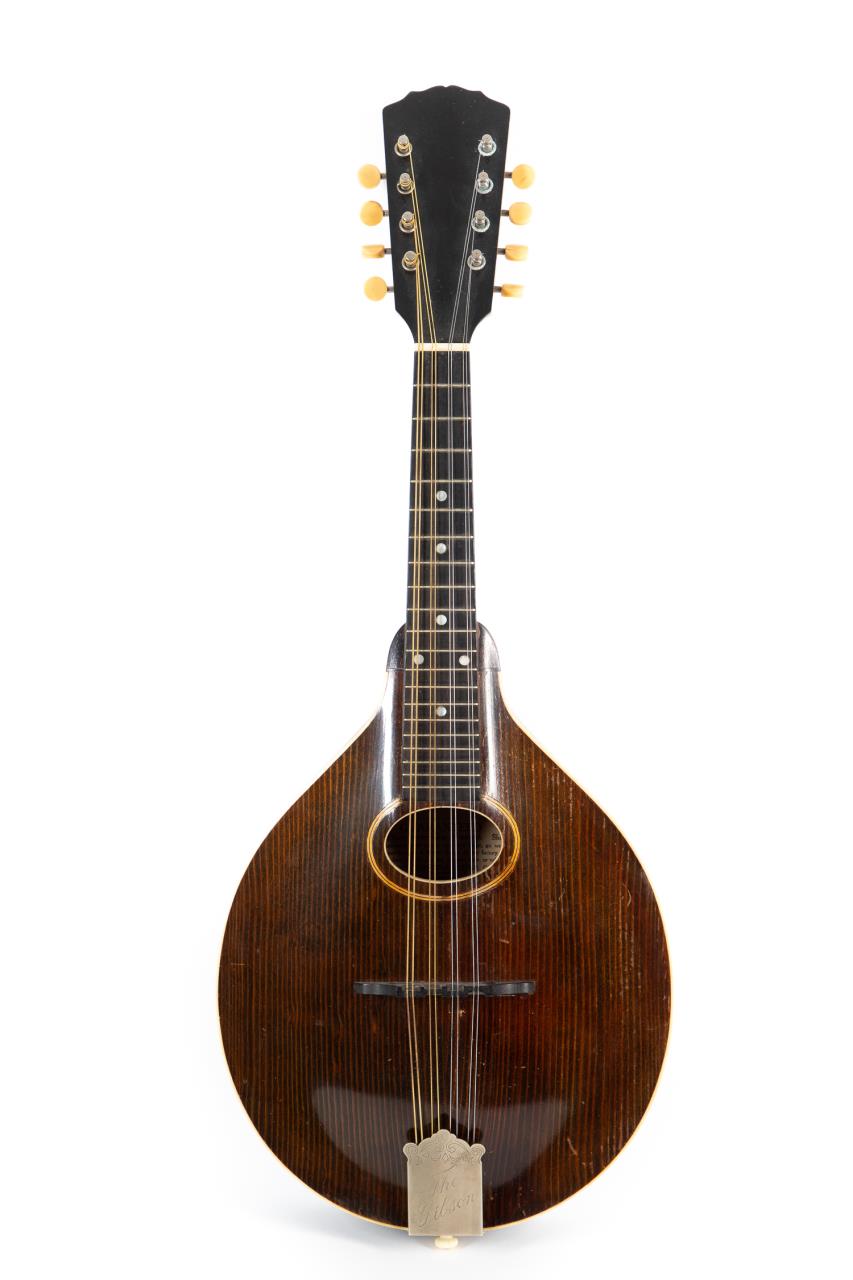 GIBSON STYLE A MANDOLIN IN CASE  3580a0