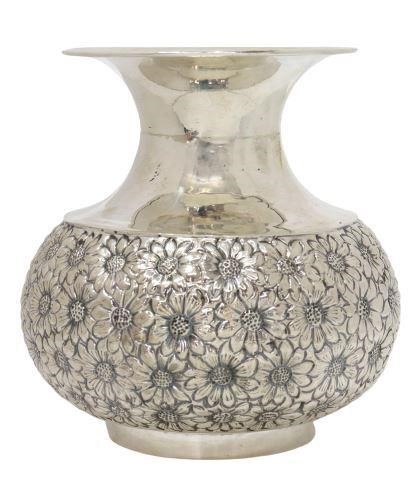 900 SILVER REPOUSSE DAISIES FLOWER VASE900