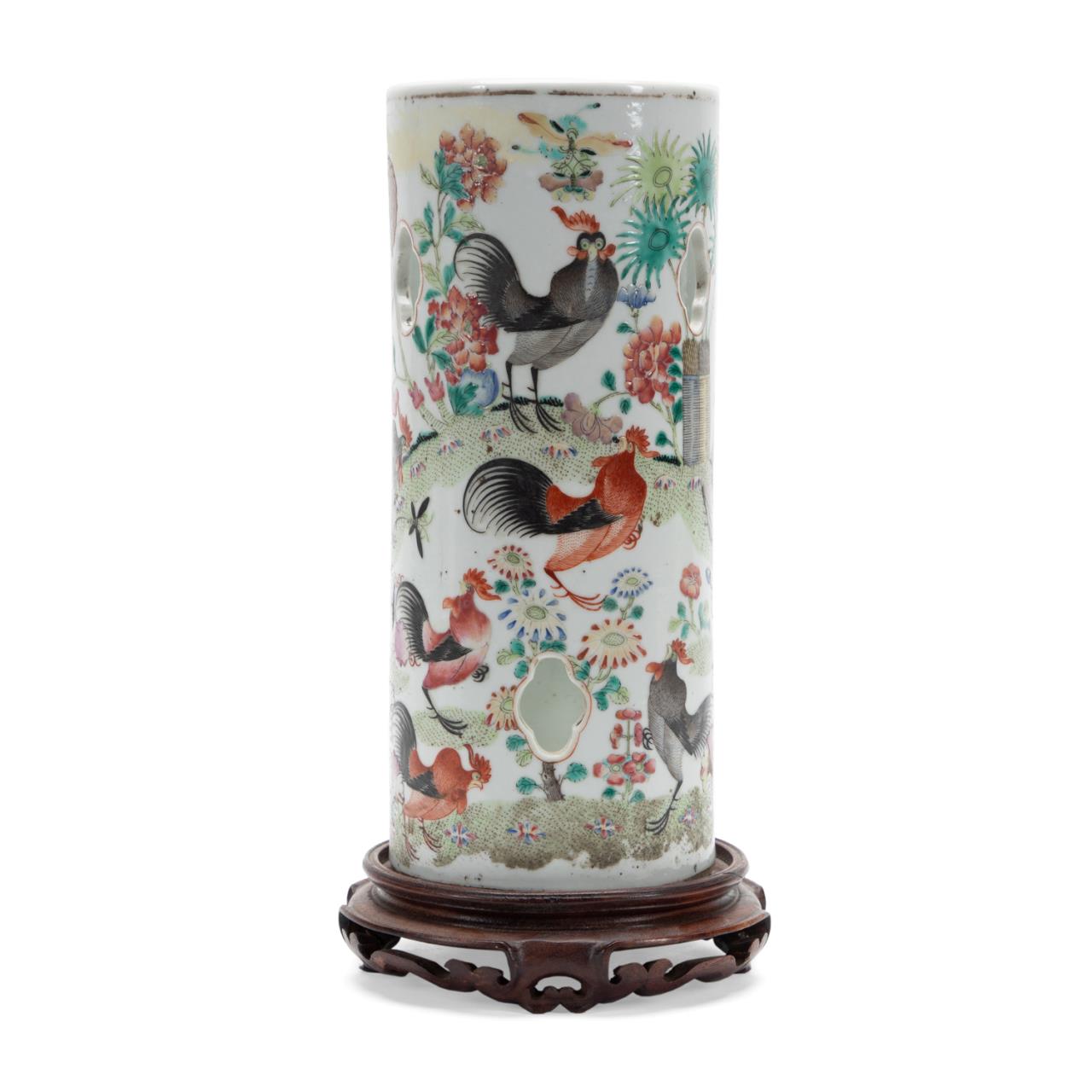 CHINESE FAMILLE ROSE ROOSTER PORCELAIN