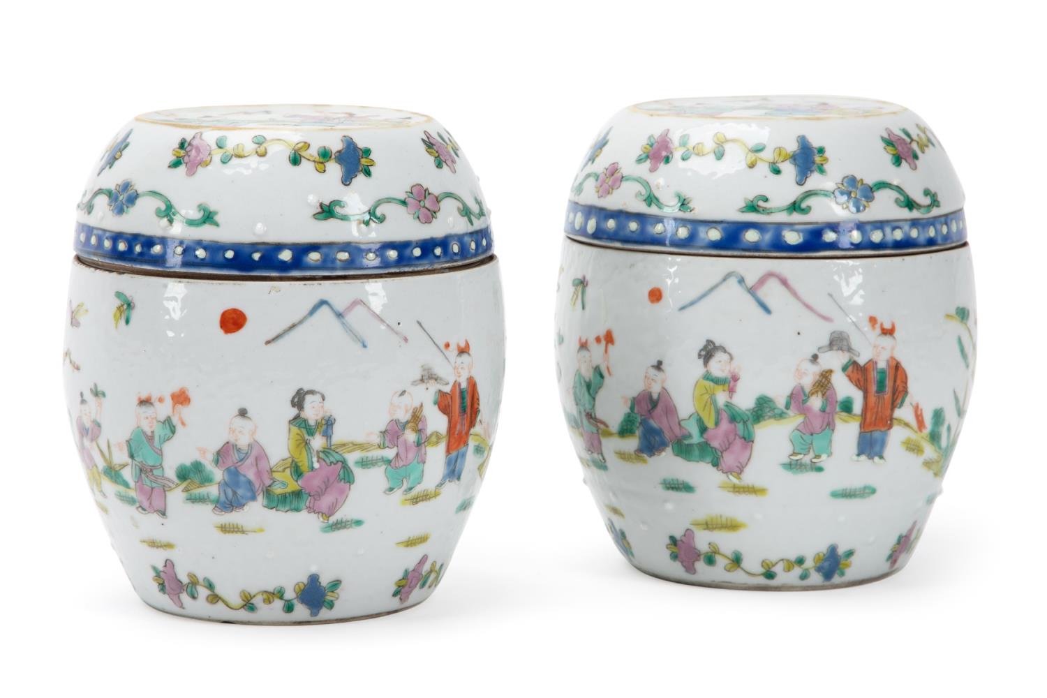 PAIR OF CHINESE FAMILLE ROSE COVERED 358257