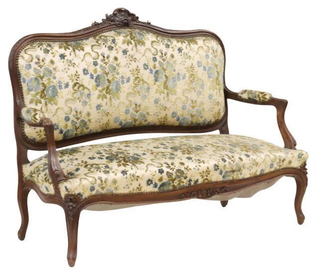 FRENCH LOUIS XV STYLE UPHOLSTERED 3583a4