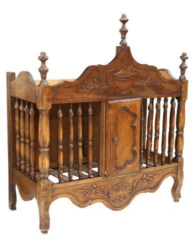 FRENCH PROVINCIAL SPINDLED PANETIERE 3583d8