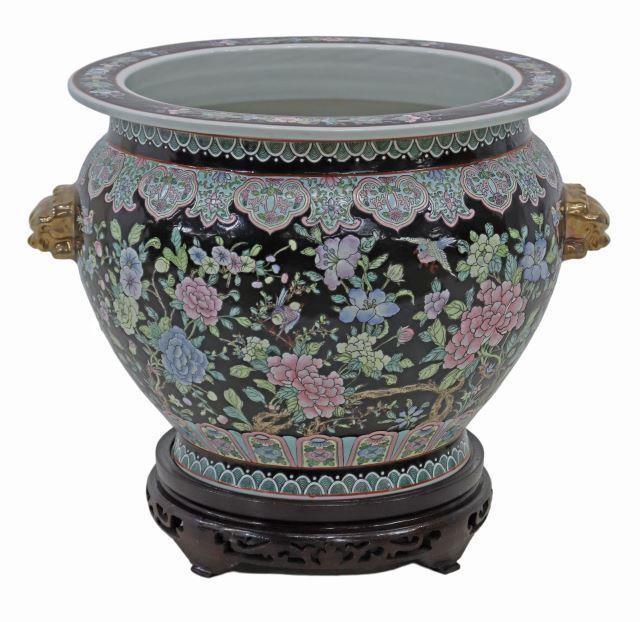 LARGE CHINESE FAMILLE NOIR FISHBOWL 358496