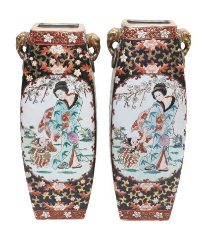  2 CHINESE FAMILLE NOIRE ENAMELED 3584e2