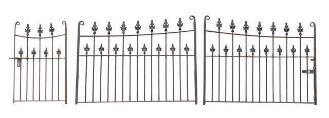  3 VINTAGE PAINTED IRON GATE SET lot 358ac8