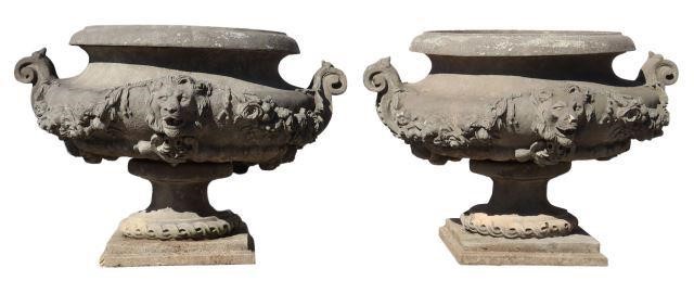 2 LARGE FAUX STONE GARDEN STATUARY 358ba3