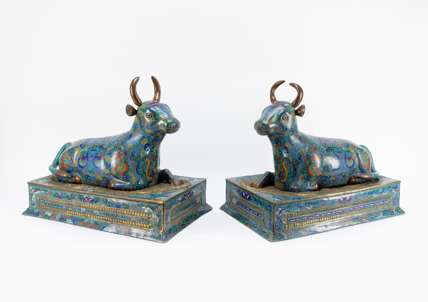 PAIR CHINESE BLUE CLOISONNE BULLS 358c34