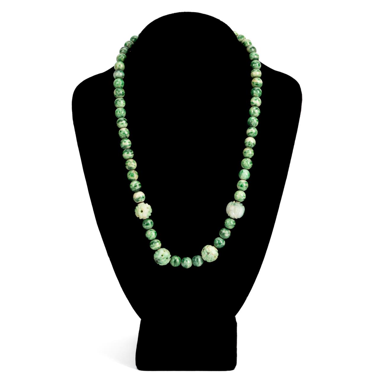 CHINESE BEADED SPINACH JADE NECKLACE 358d0f