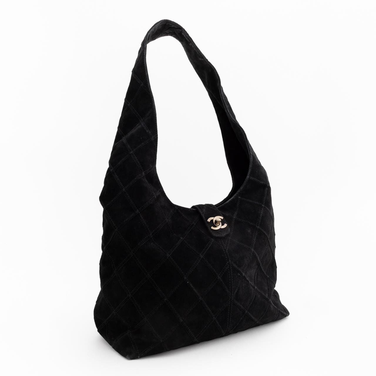 VINTAGE CHANEL BLACK SUEDE HOBO 358ec5