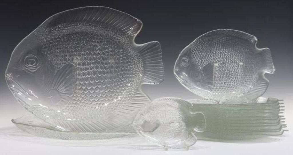 (15) FRENCH CLEAR & MOLDED GLASS FISH