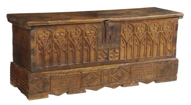 FRENCH GOTHIC TRACERY CARVED COFFER 17TH  356dc5