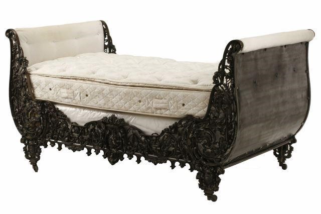FRENCH CAST IRON DAYBED WITH CUSHIONFrench