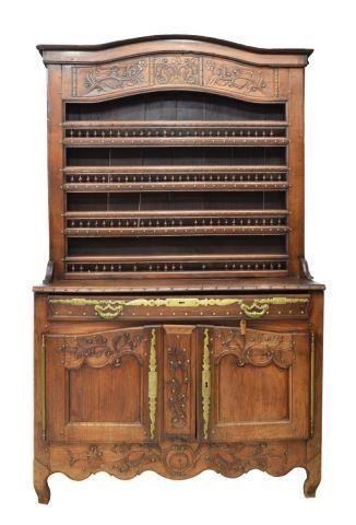 ANTIQUE FRENCH PROVINCIAL OAK VAISSELIERAntique