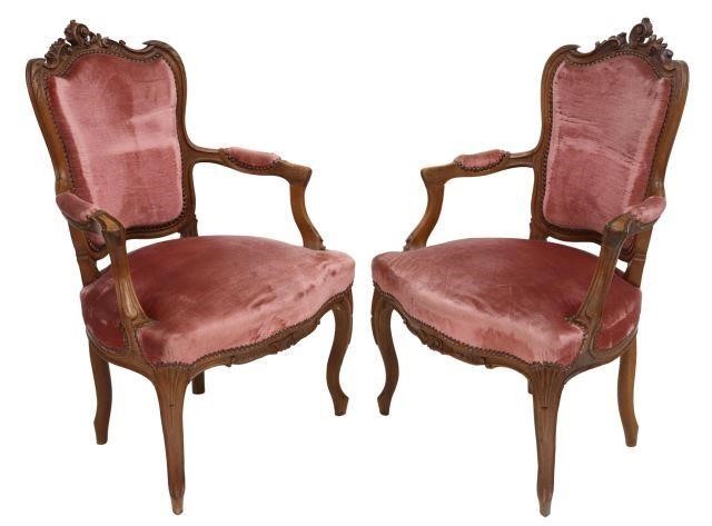  2 FRENCH LOUIS XV STYLE CARVED 3575c0