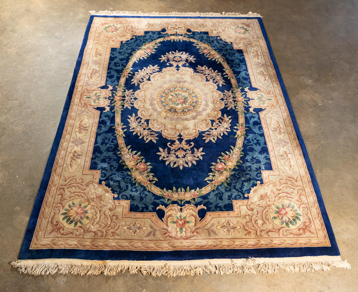 LARGE SAVONNERIE HAND WOVEN RUG  359f76