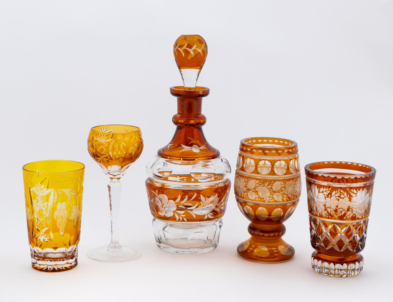 SELECTION OF AMBER GLASS TABLEWARE,