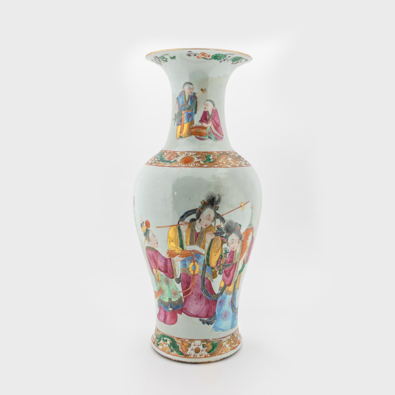 CHINESE LARGE FAMILLE ROSE VASE 35a012