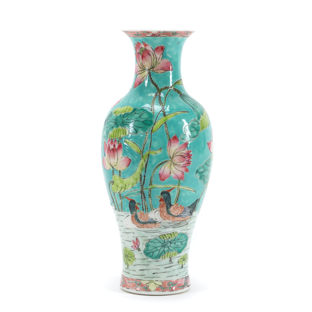 CHINESE FAMILLE ROSE TURQUOISE 35a027