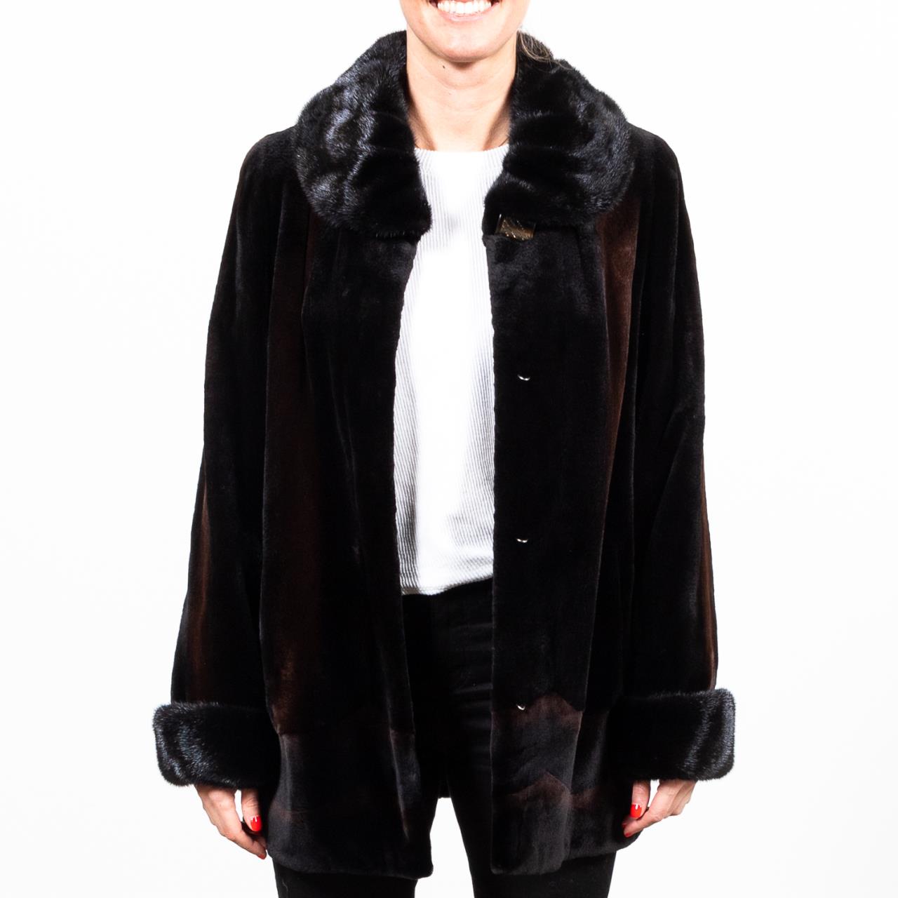 LADIES' MAHOGANY FEMALE PELT MINK