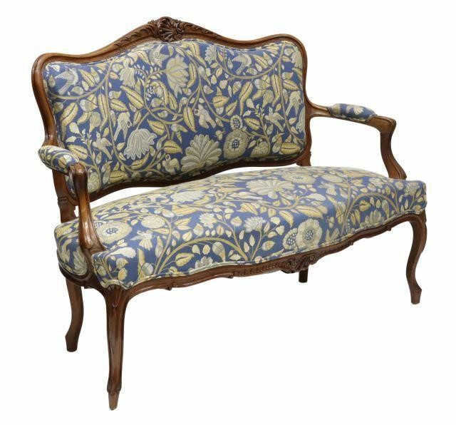 FRENCH LOUIS XV STYLE WALNUT SALON 35a700