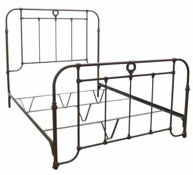 CAST IRON QUEEN-SIZE BEDCast iron