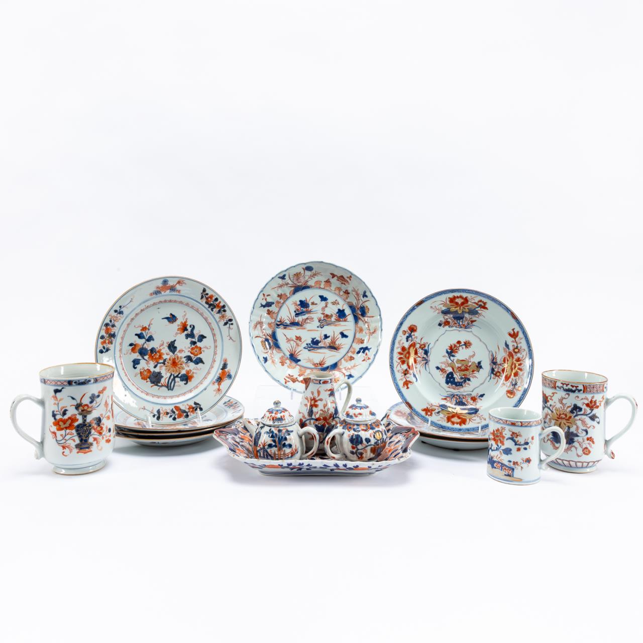 GROUP OF CHINESE & JAPANESE IMARI PORCELAIN,